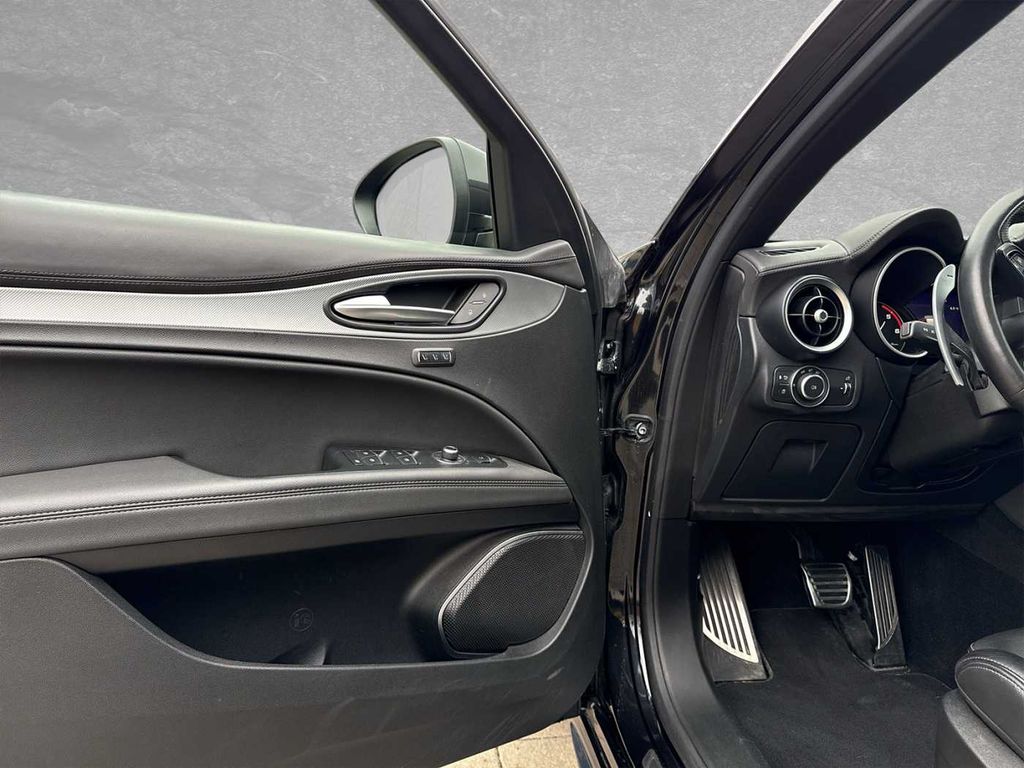 Alfa Romeo Stelvio 2021