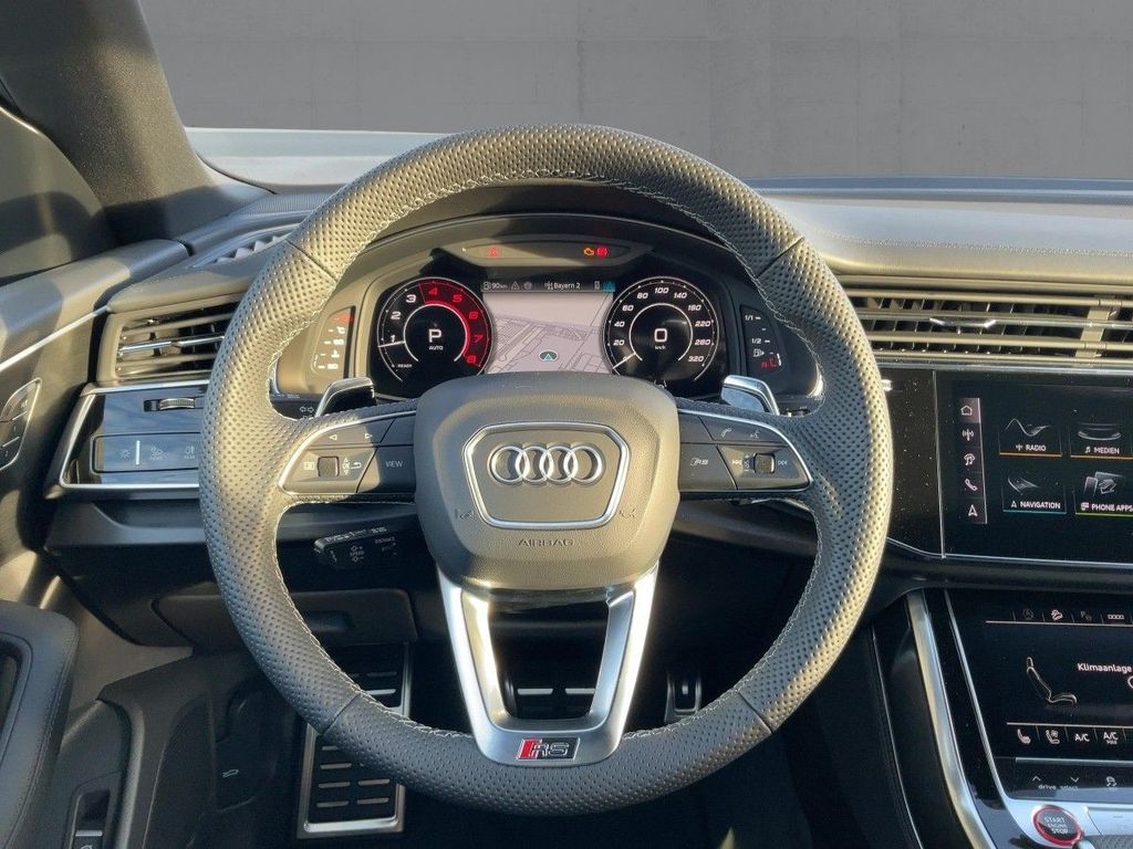 Audi RSQ8