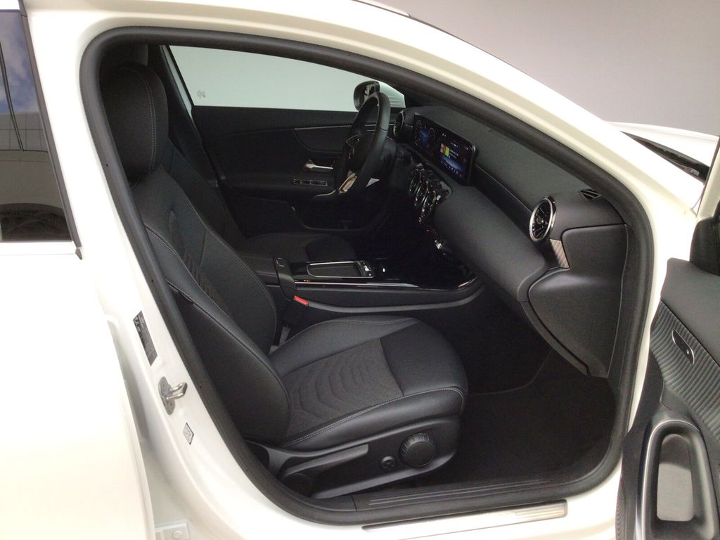 Mercedes-Benz A 200 2024