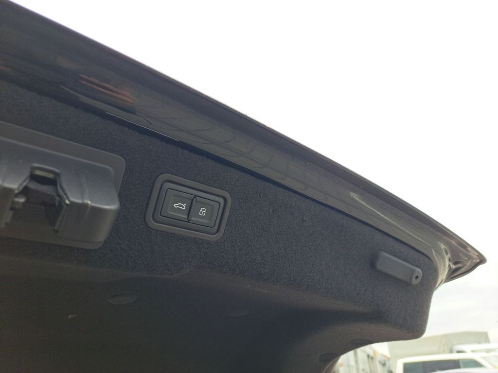 Audi A8 2022