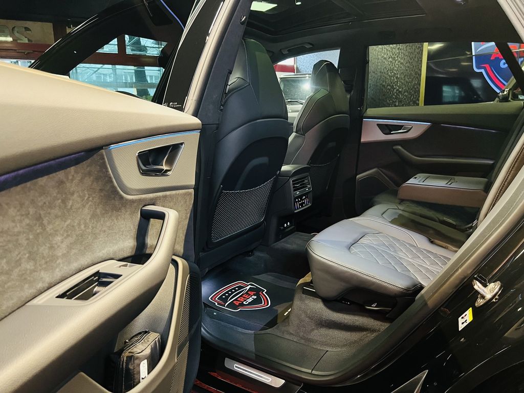 Audi SQ8 2025