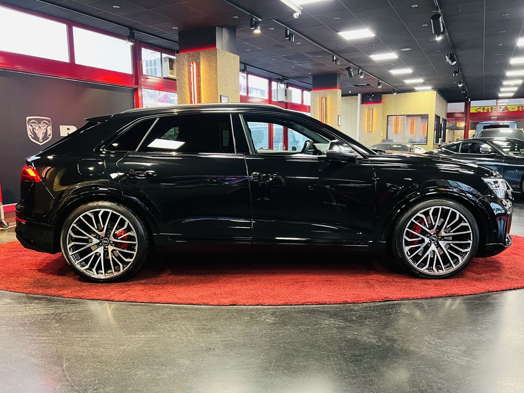 Audi SQ8 2025