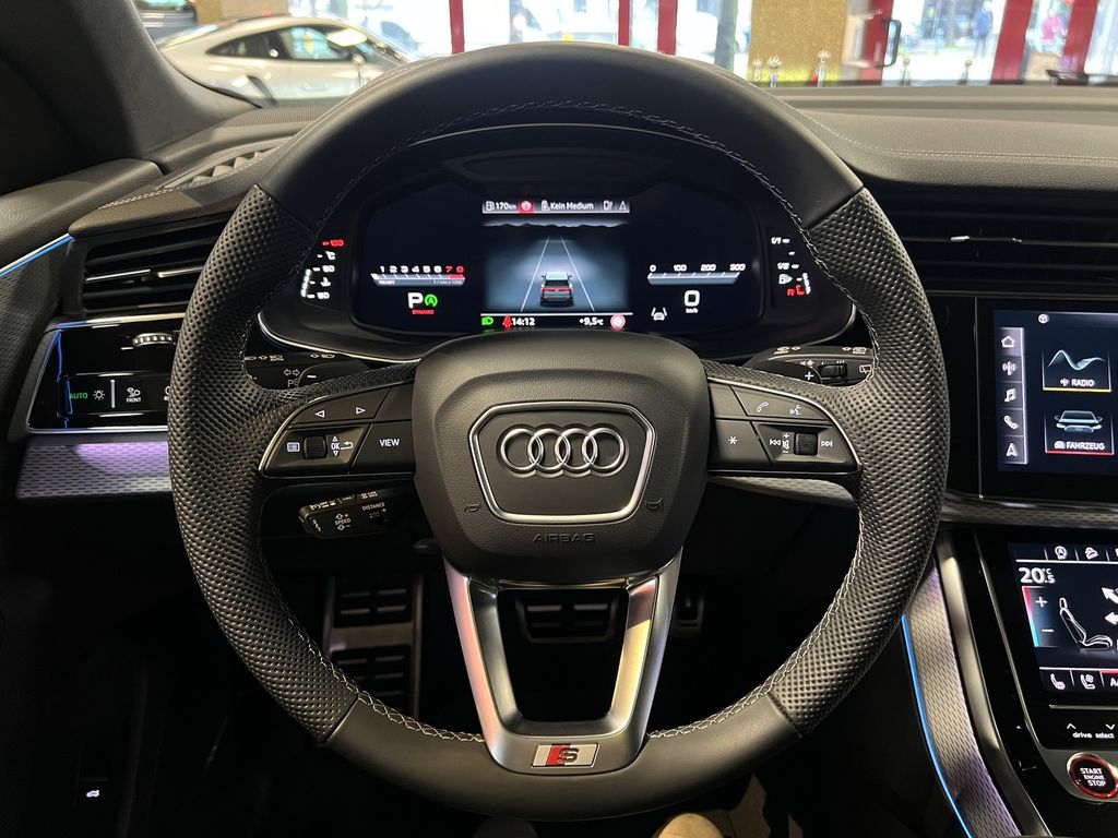 Audi SQ8 2025