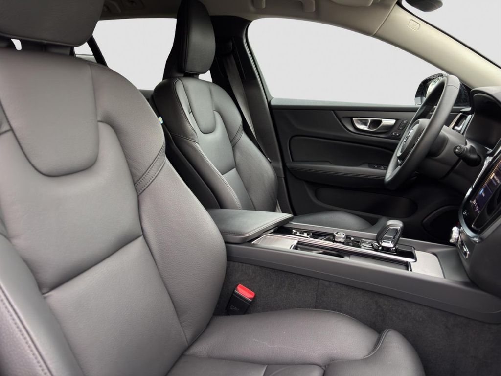Volvo V60 2023