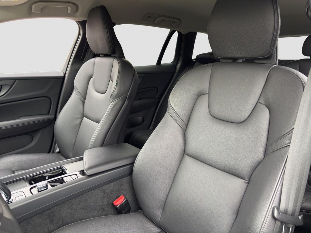Volvo V60 2023