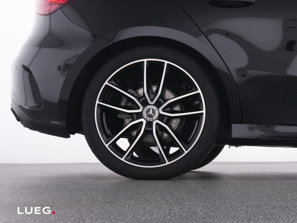 Mercedes-Benz A 180 2025