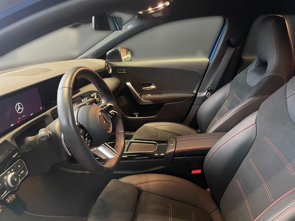 Mercedes-Benz A 200 2025