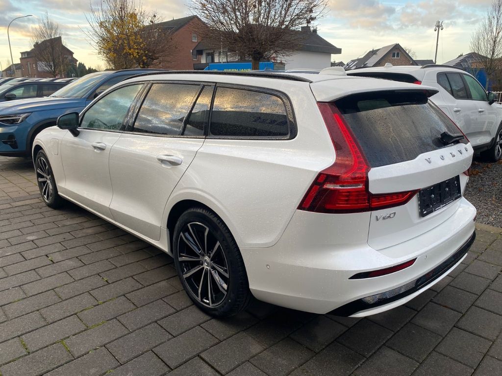 Volvo V60 2025