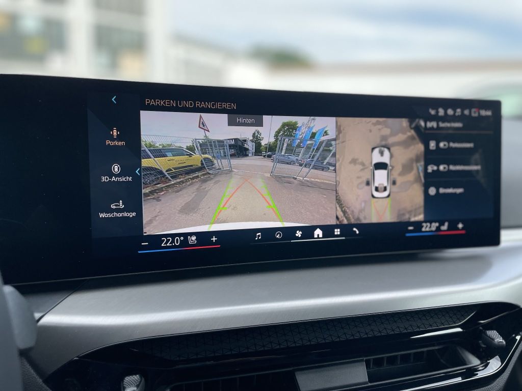 BMW 218 2025