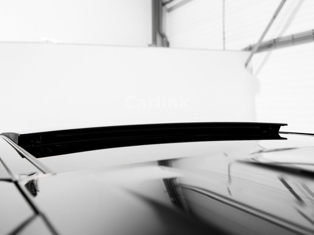 Land Rover Defender 2025