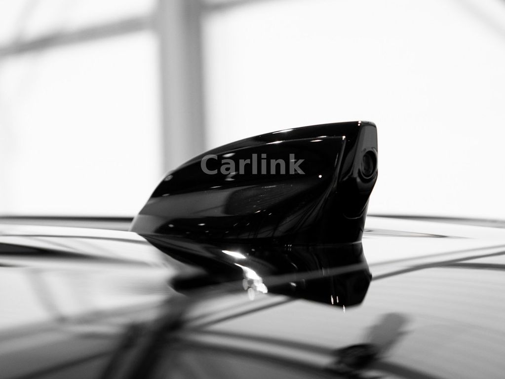 Land Rover Defender 2025