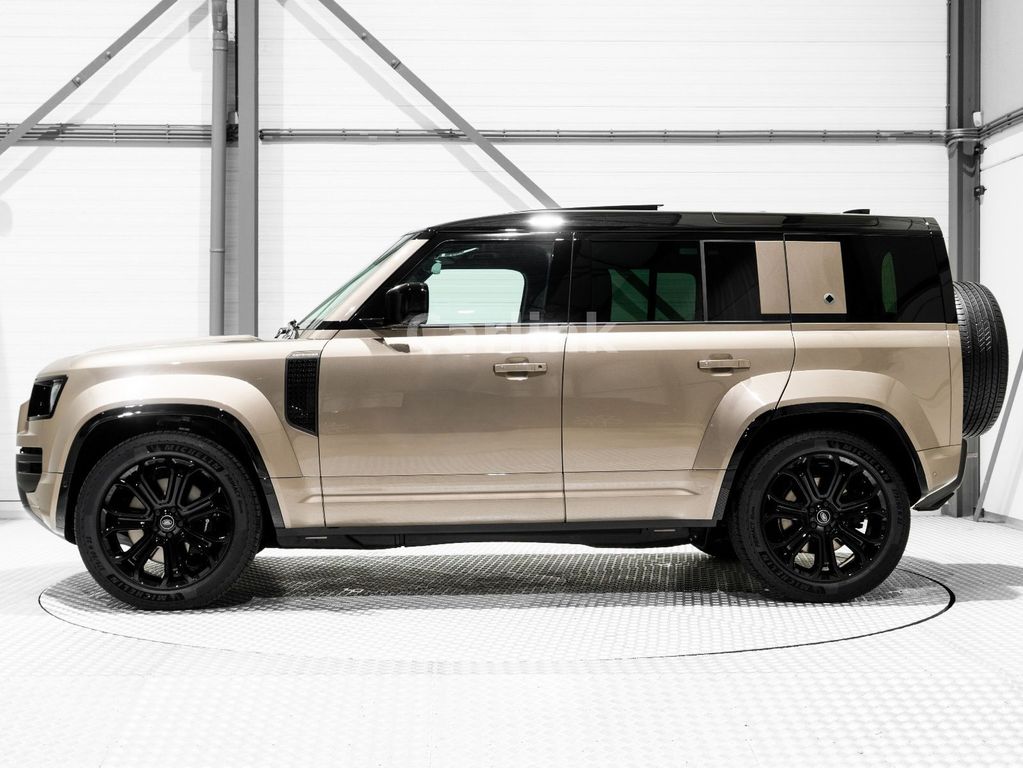 Land Rover Defender 2025