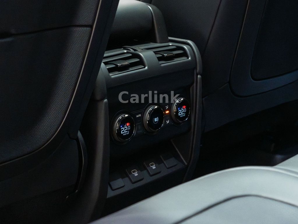 Land Rover Defender 2025