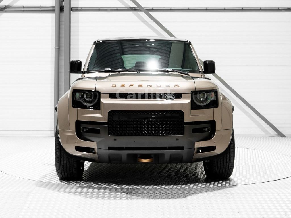 Land Rover Defender 2025