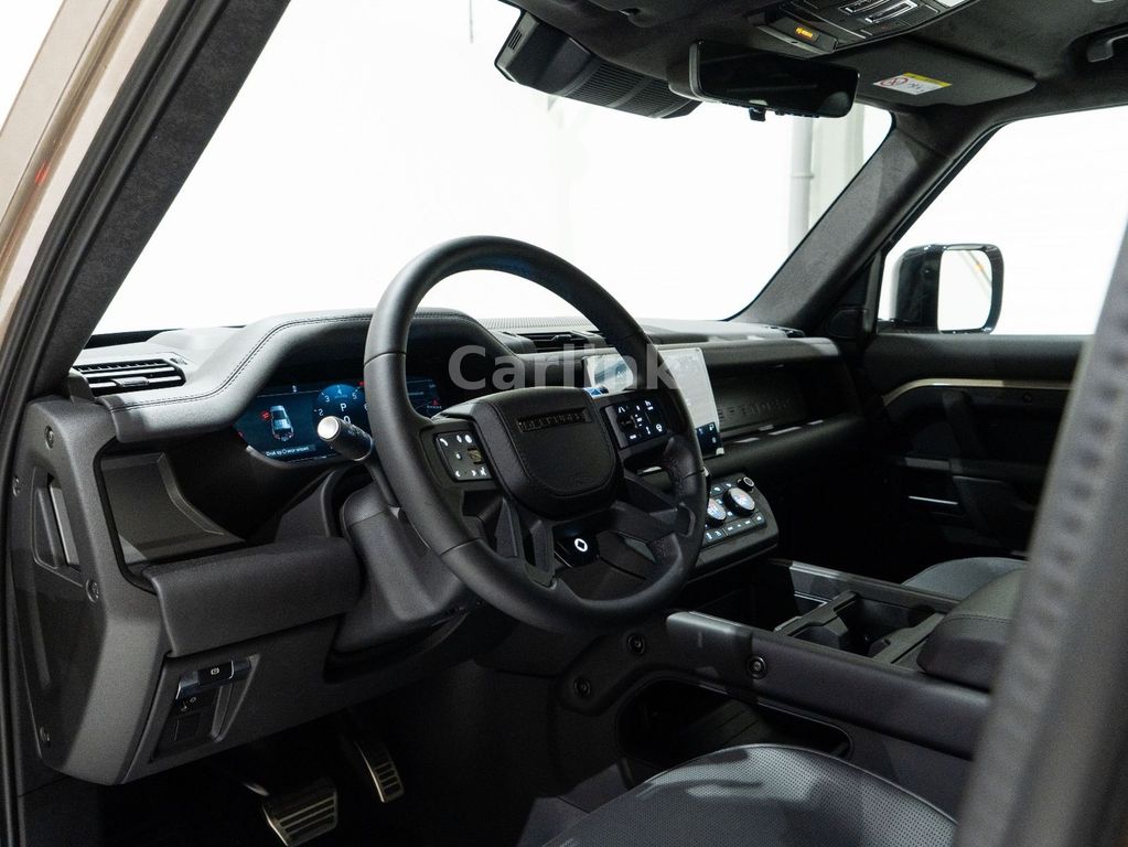 Land Rover Defender 2025