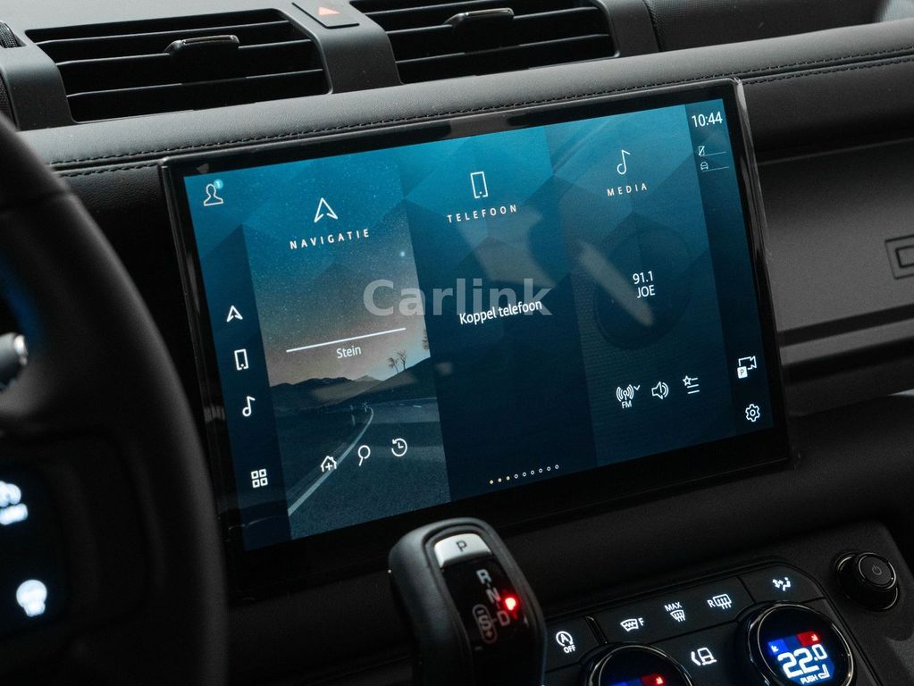 Land Rover Defender 2025