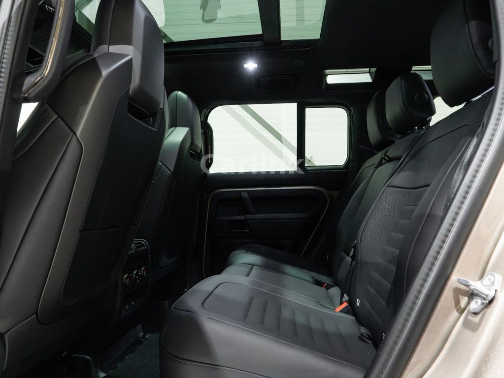 Land Rover Defender 2025