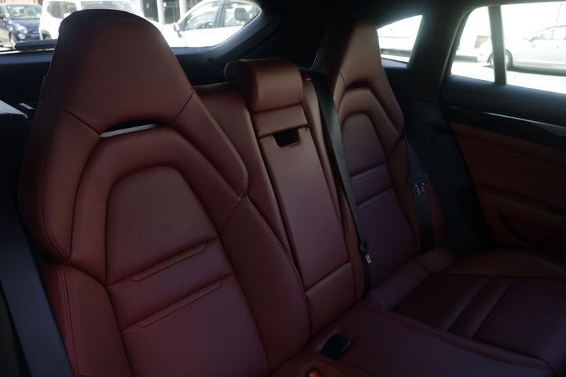 Porsche Panamera 2019