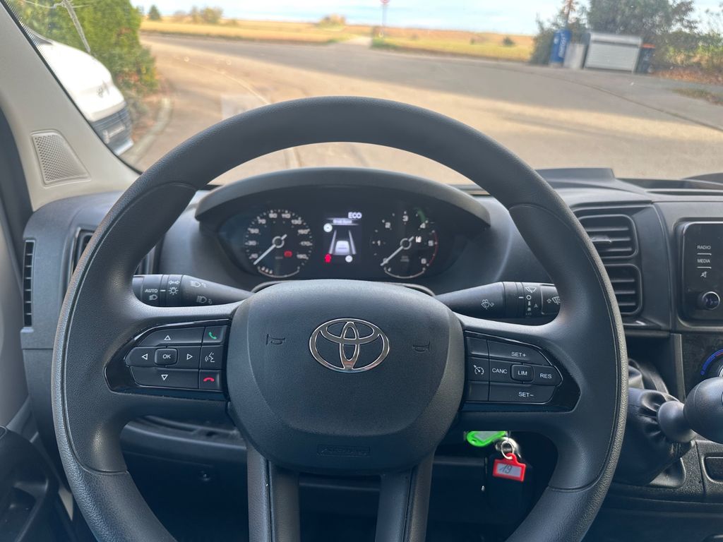 Toyota Proace Max 2024