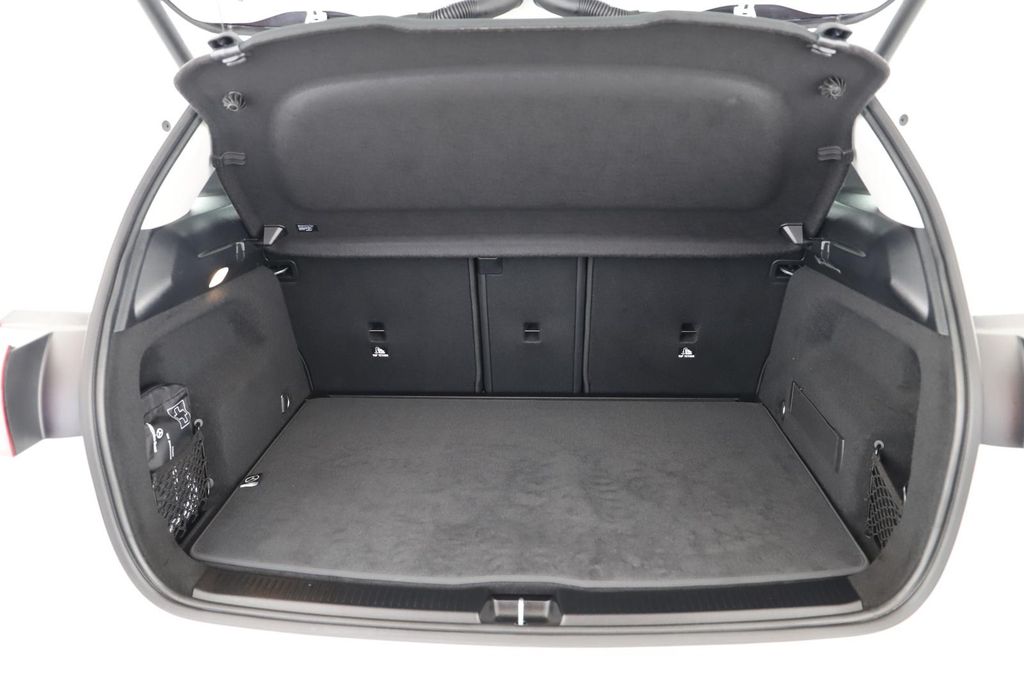 Mercedes-Benz B 200 2024