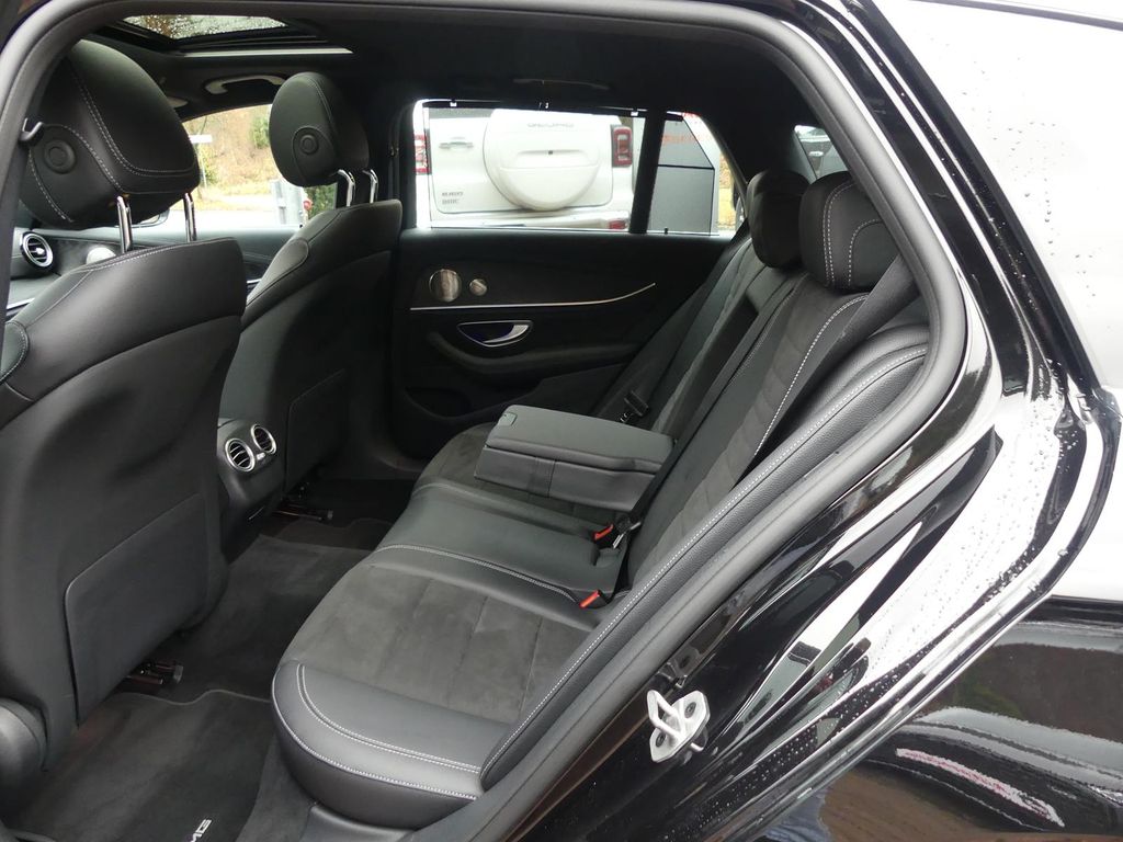 Mercedes-Benz E 300 2022