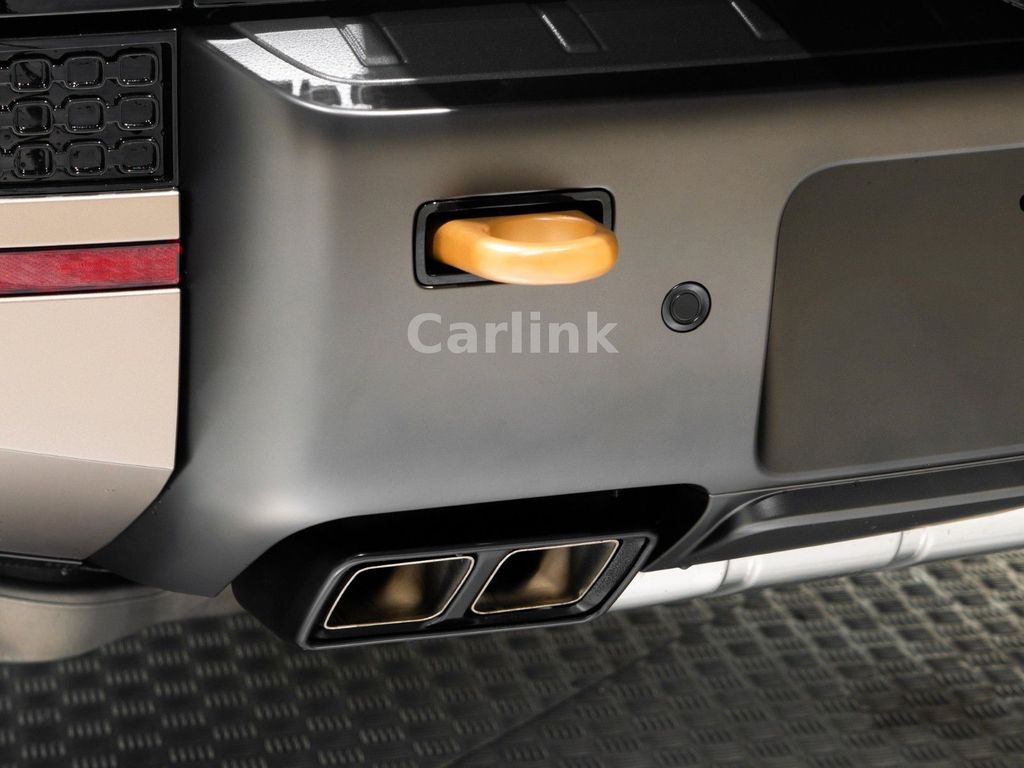 Land Rover Defender 2025