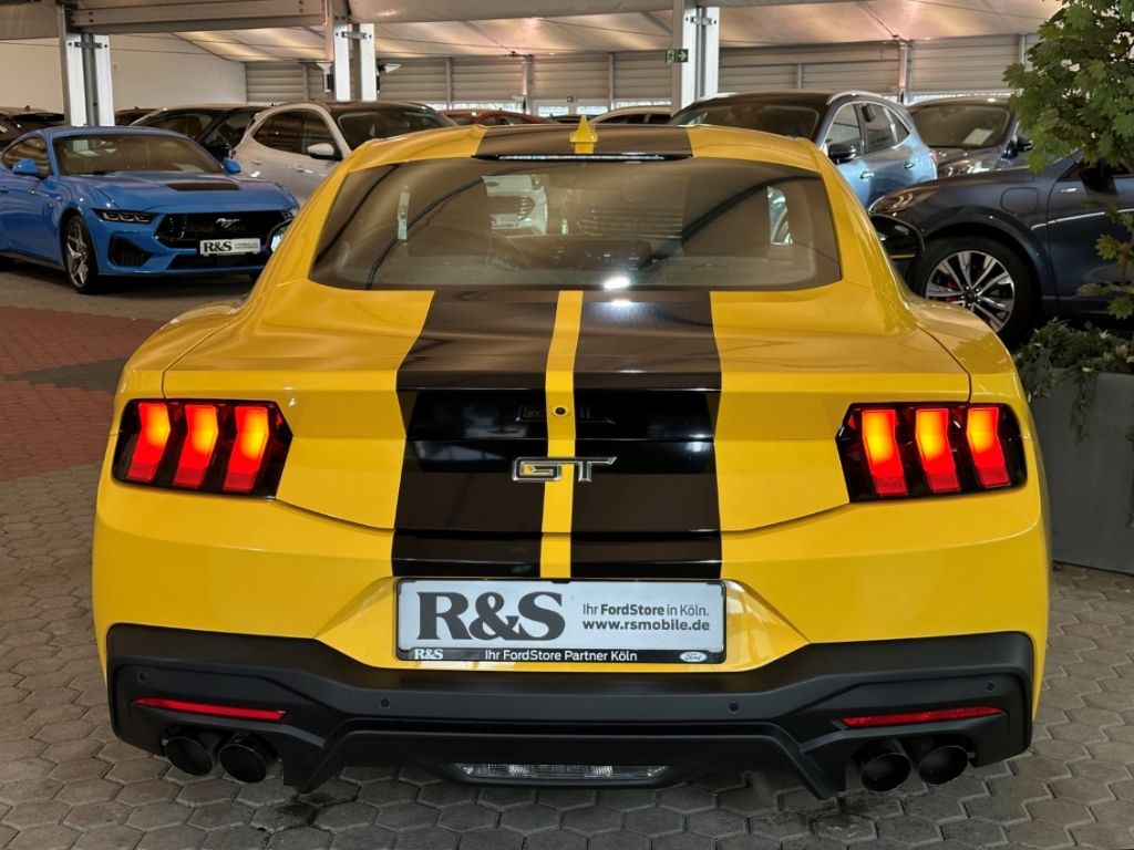 Ford Mustang 2025