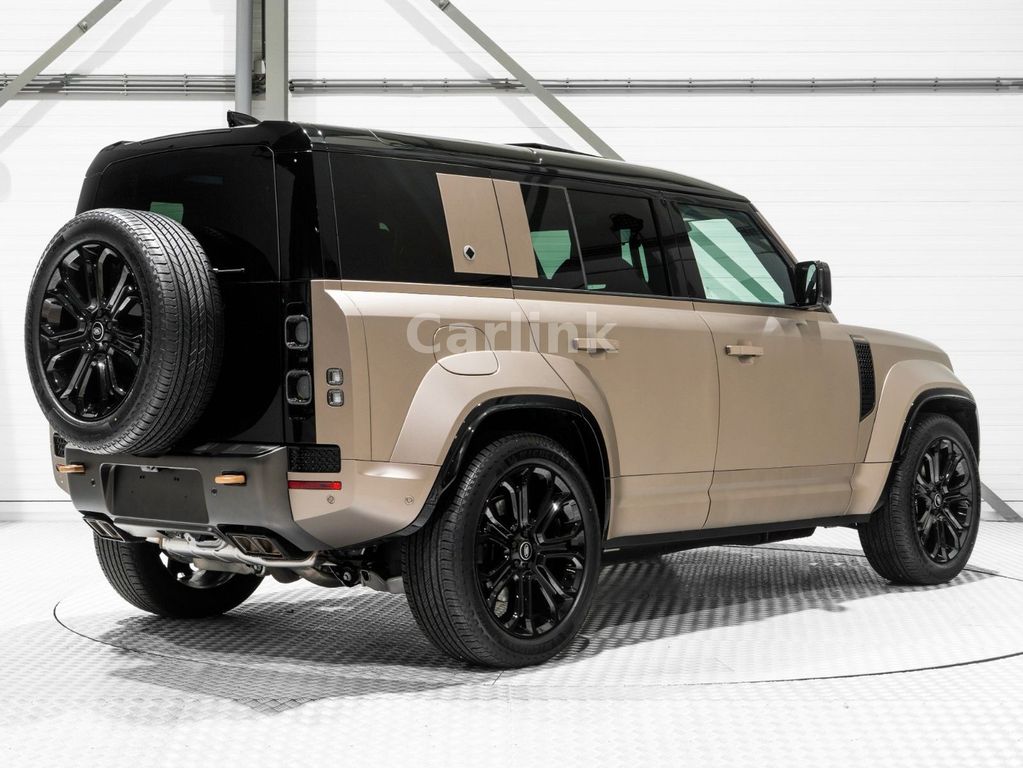 Land Rover Defender 2025