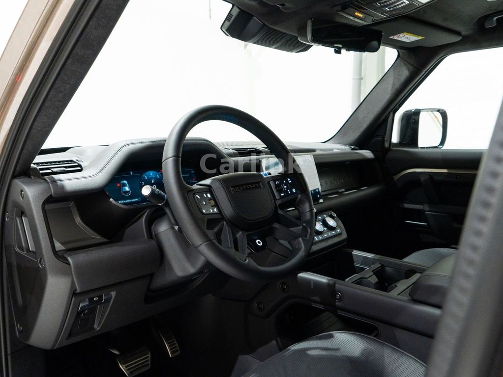 Land Rover Defender 2025