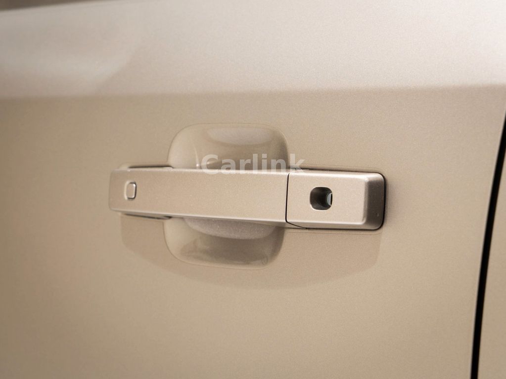 Land Rover Defender 2025