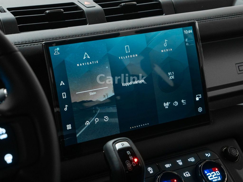 Land Rover Defender 2025