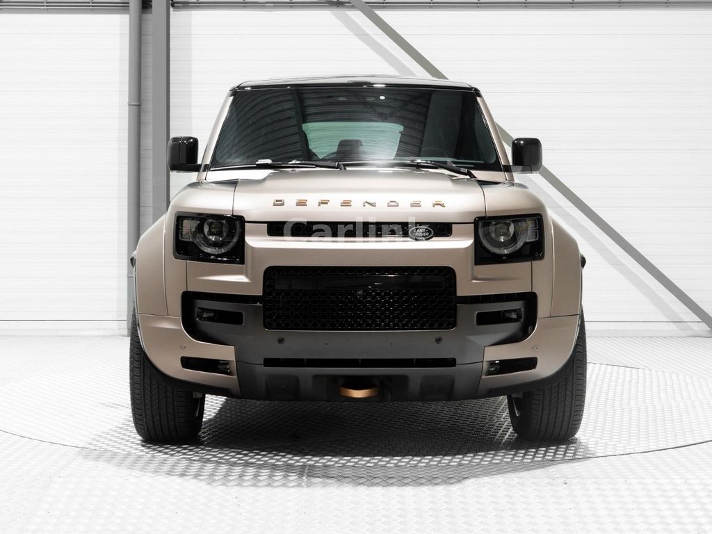 Land Rover Defender 2025