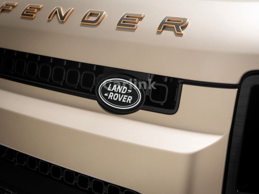 Land Rover Defender 2025