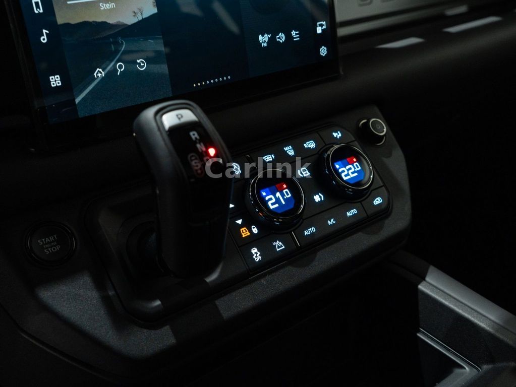 Land Rover Defender 2025