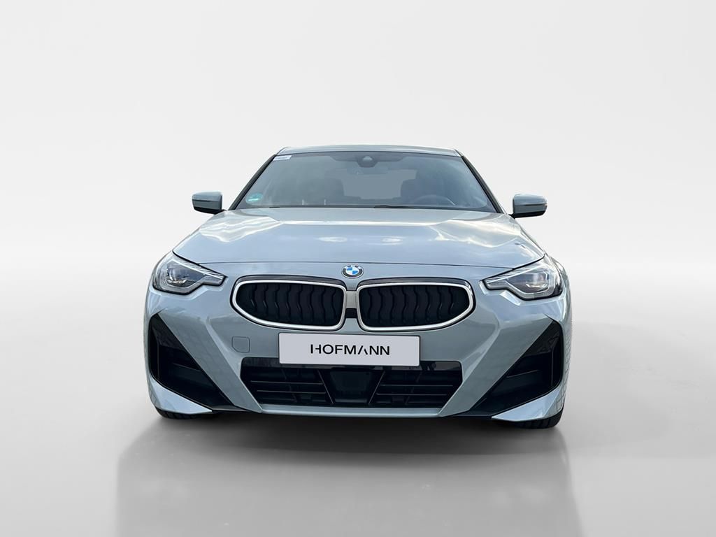 BMW 220 2025