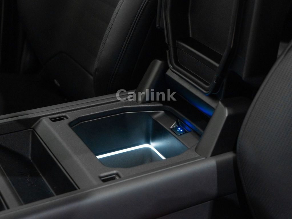 Land Rover Defender 2025