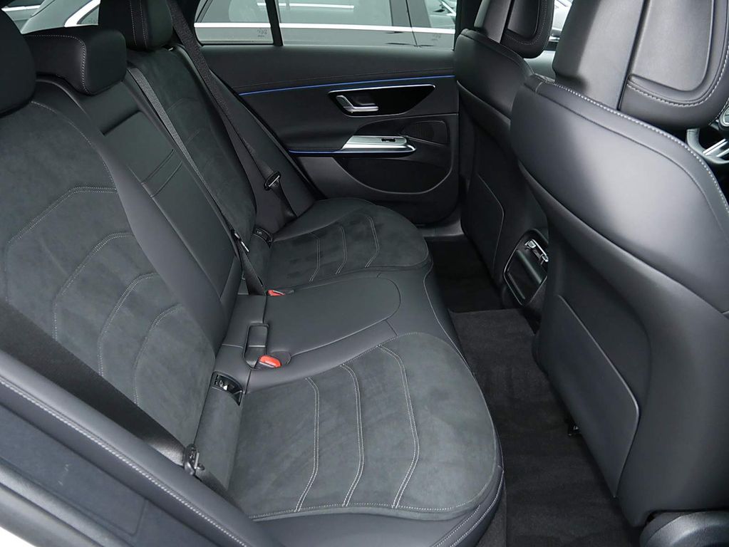 Mercedes-Benz E 300 2025