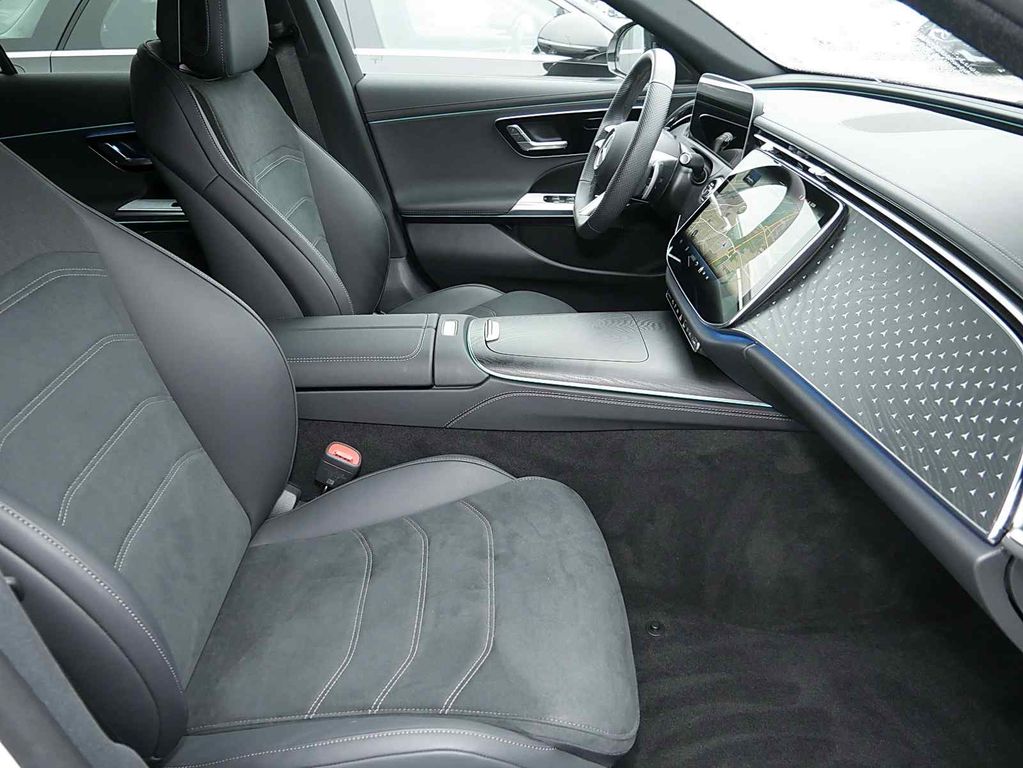 Mercedes-Benz E 300 2025