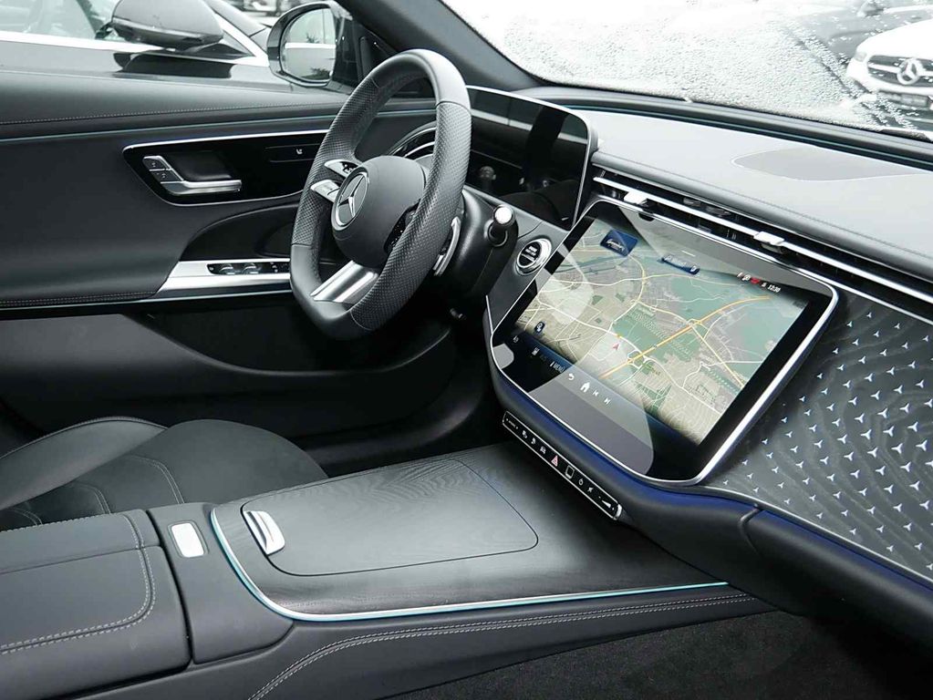 Mercedes-Benz E 300 2025