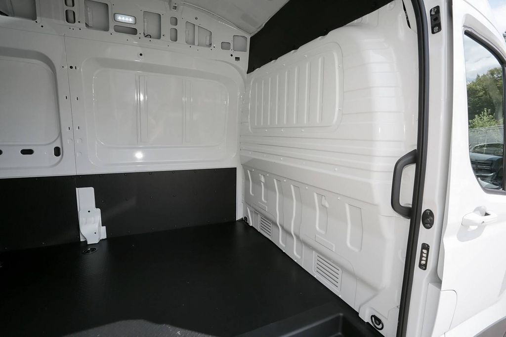 Maxus eDeliver 9 2024