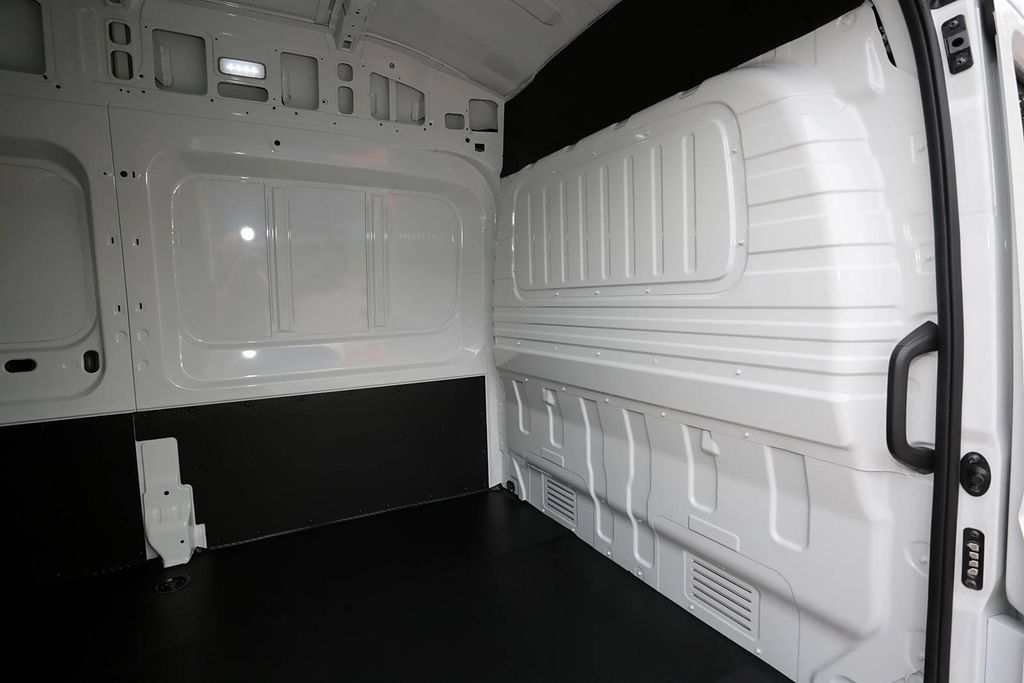 Maxus eDeliver 9 2024