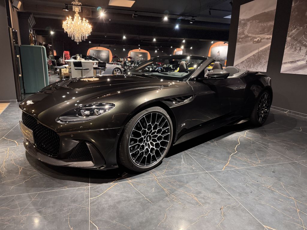 Aston Martin DBS 2023