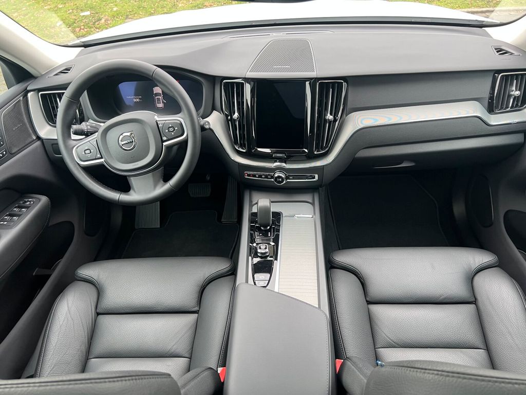 Volvo XC60 2025