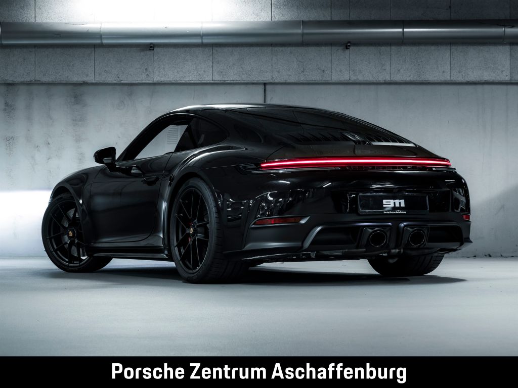 Porsche 992 2025