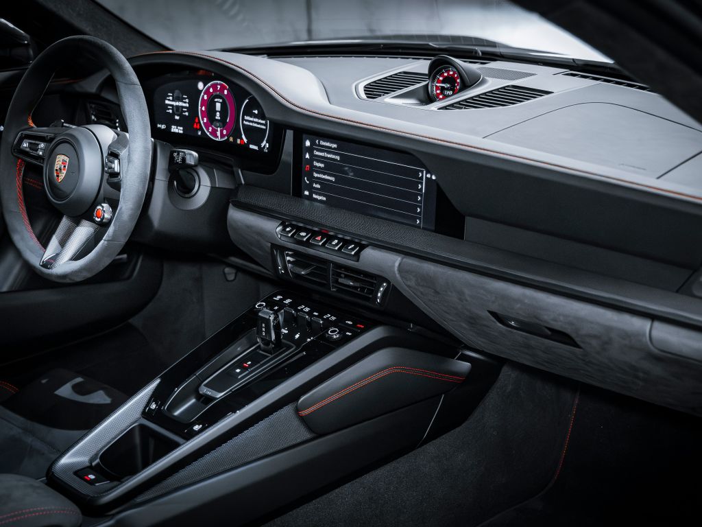 Porsche 992 2025