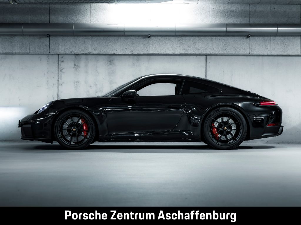 Porsche 992 2025
