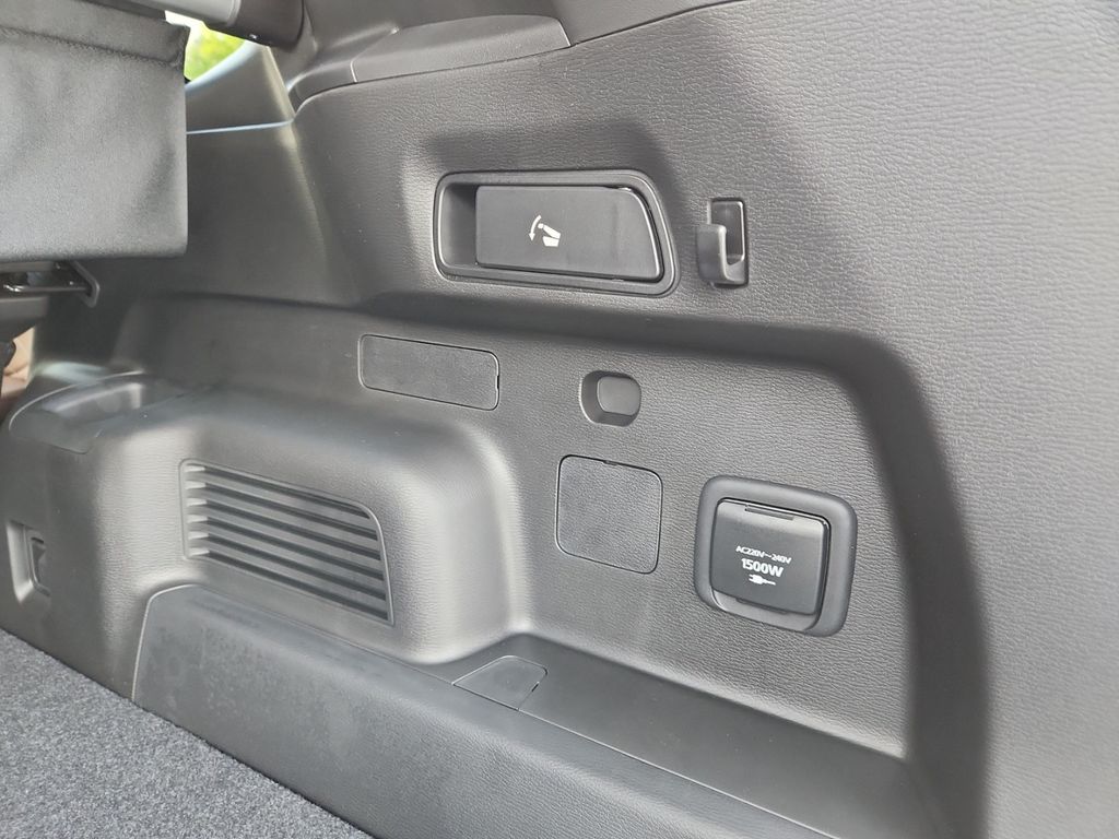 Mitsubishi Plug-in Hybrid Outlander