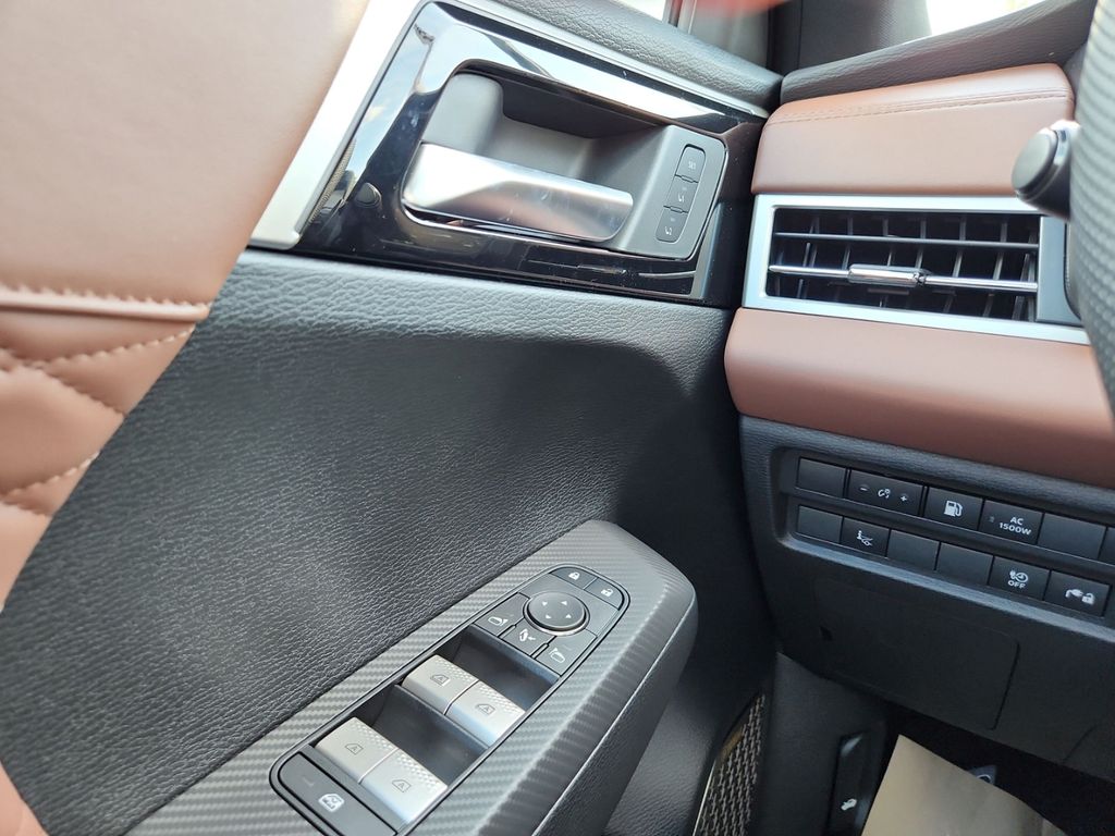 Mitsubishi Plug-in Hybrid Outlander