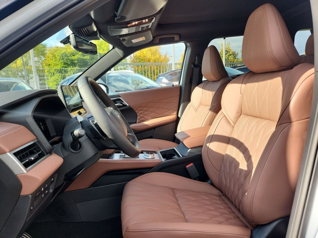 Mitsubishi Plug-in Hybrid Outlander