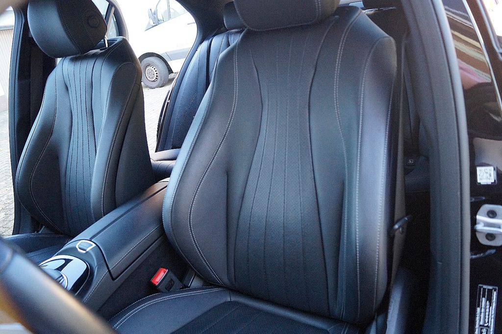 Mercedes-Benz E 300 2022